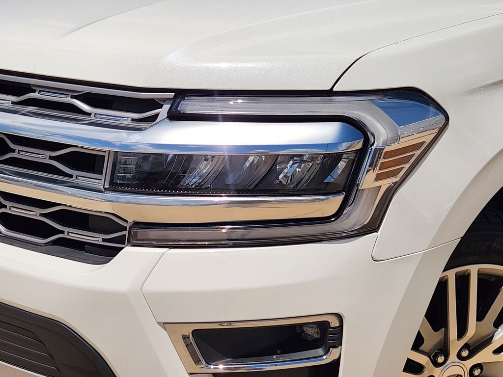 Used 2022 Star White Metallic Tri-Coat Ford Platinum image 11