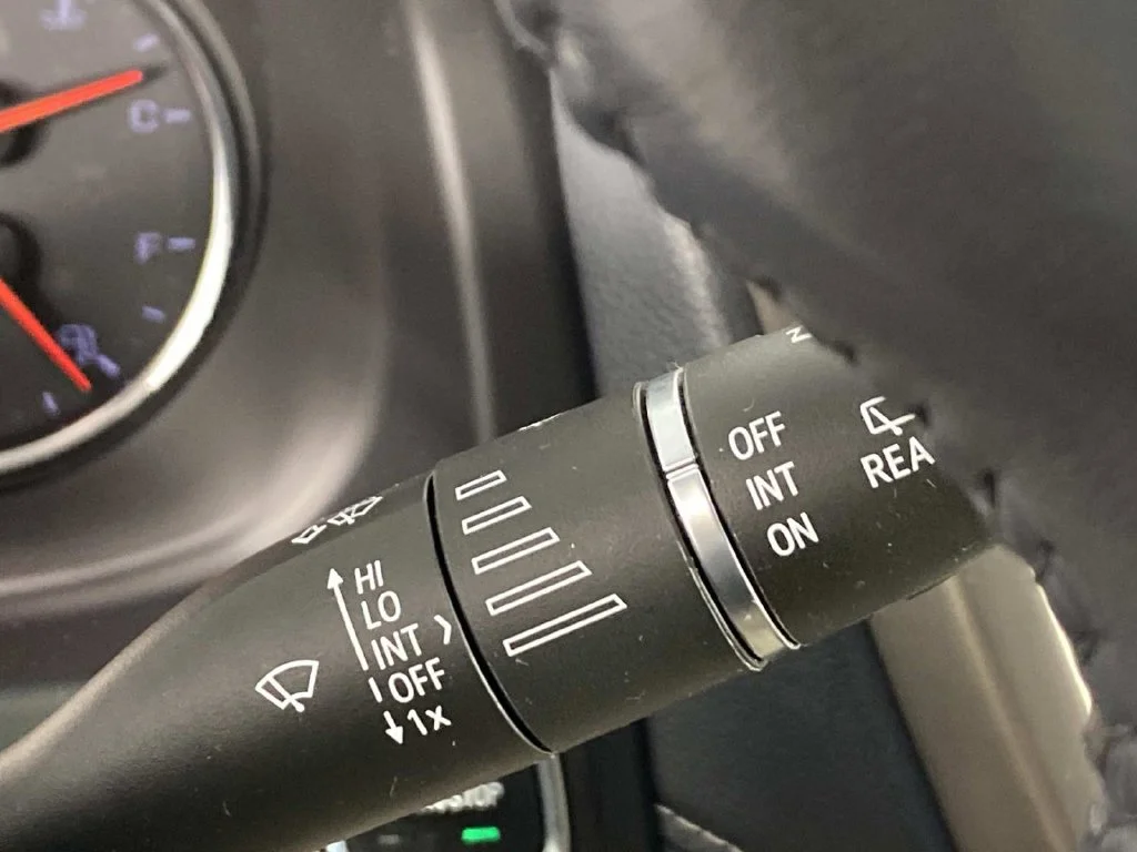 Used 2021 Hunter Green GMC Denali image 22