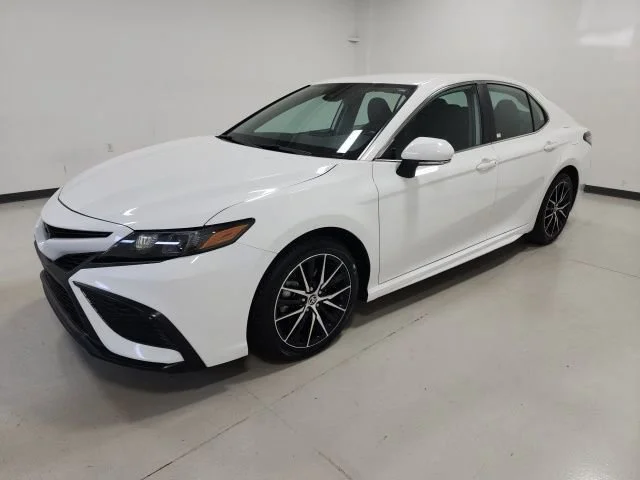 Used 2024 Ice Cap Toyota SE image 6