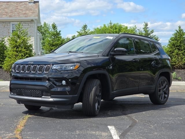 New 2026 Diamond Black Crystal Pearl-Coat Exterior Paint Jeep Limited image 25