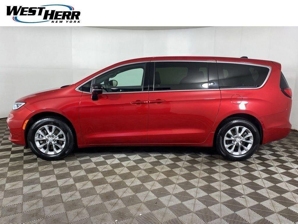 Used 2026 Red Hot Pearlcoat Chrysler Select AWD image 26