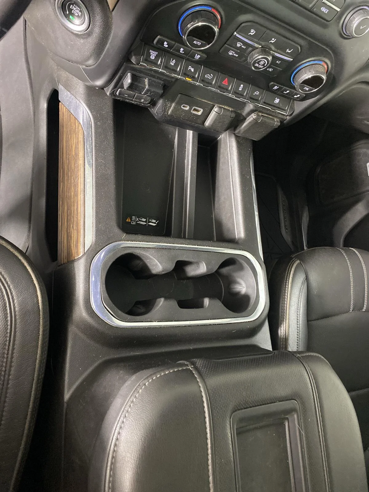 Used 2021 Iridescent Pearl Tricoat Chevrolet High Country image 23