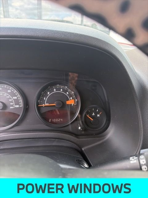 Used 2016 White Jeep Latitude image 5