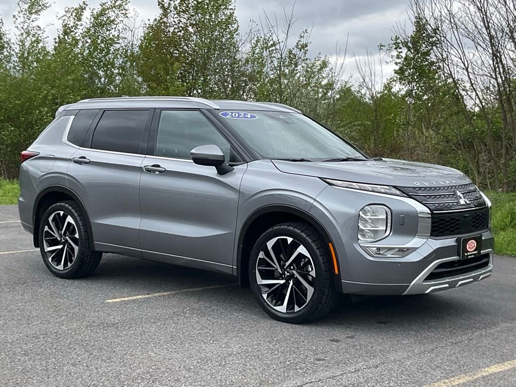 2024 Mitsubishi Outlander SEL S-AWC's photo