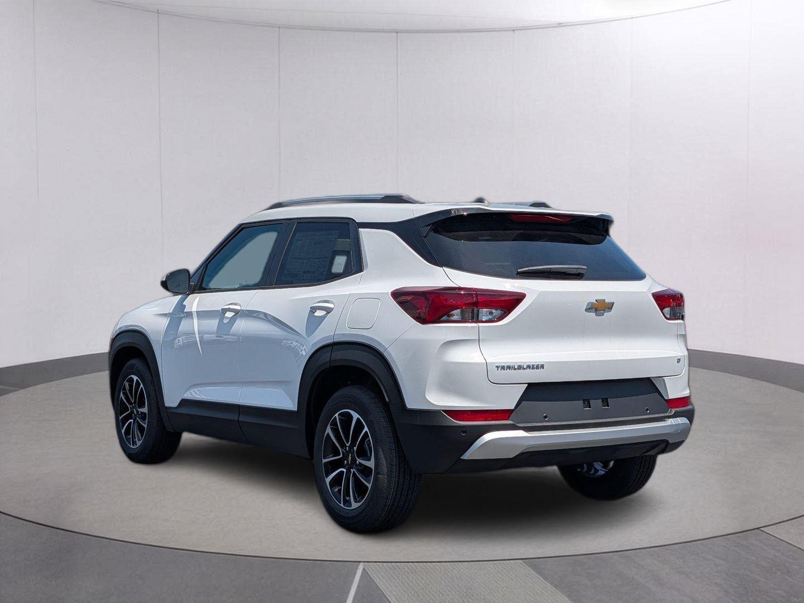 New 2026 Summit White Chevrolet LT image 3