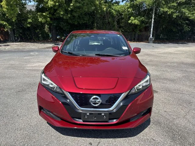Used 2018 Red Nissan SV image 2