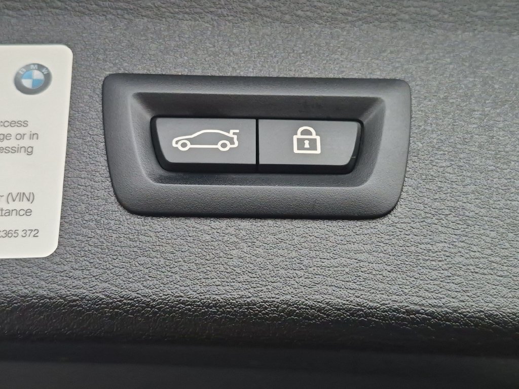 Used 2022 Black BMW xDrive28i image 28