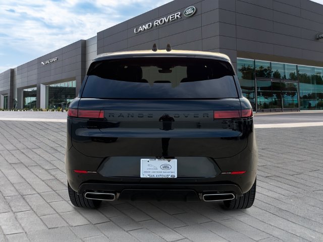 Used 2025 Santorini Black Metallic Land Rover Dynamic SE image 4
