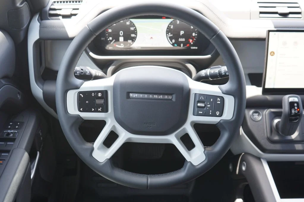 2025 Land Rover Defender S - Photo 30
