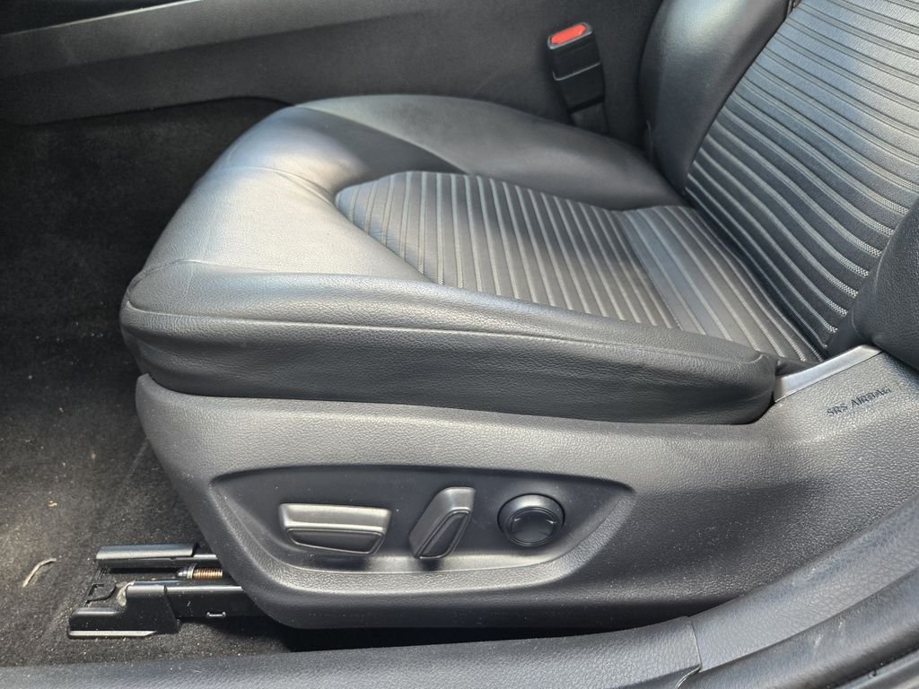 Used 2018 Gray Toyota SE image 16