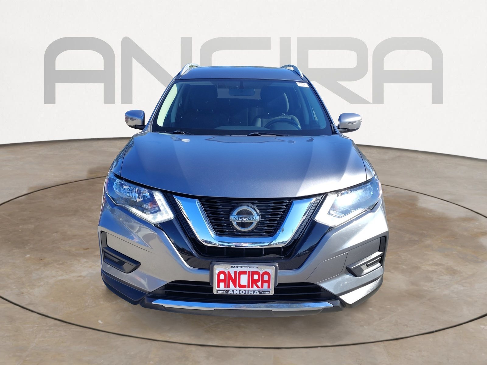 Used 2018 Gun Metallic Nissan SV image 5