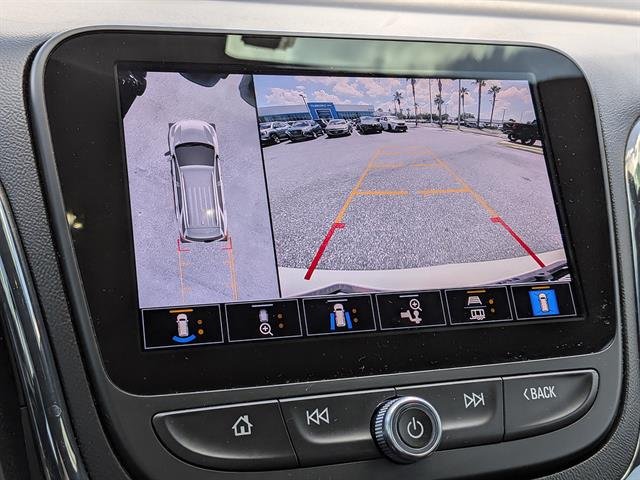 Certified Used 2022 Iridescent Pearl Tricoat Chevrolet RS image 18