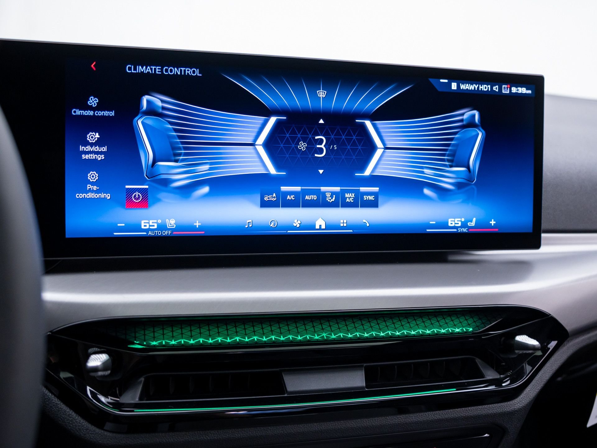 2026 BMW 4 Series M440i - Photo 25