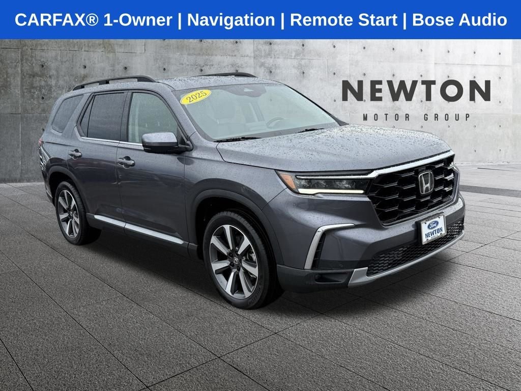 2025 Honda Pilot Touring 2WD's photo