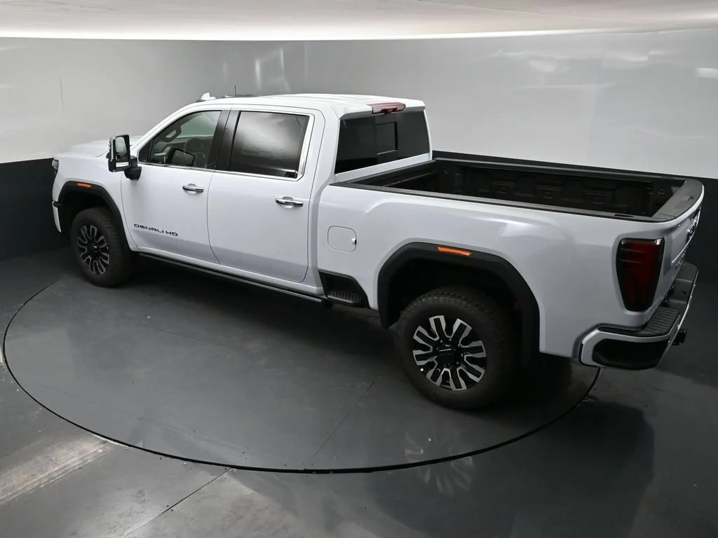 New 2026 Glacier White Tricoat GMC Denali Ultimate image 33