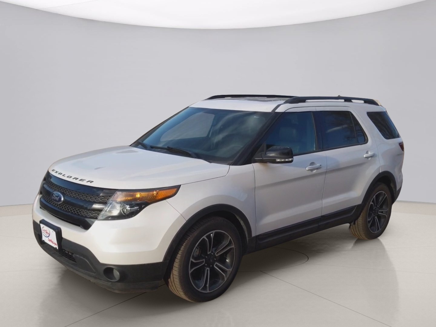 Used 2015 White Ford SPORT image 1