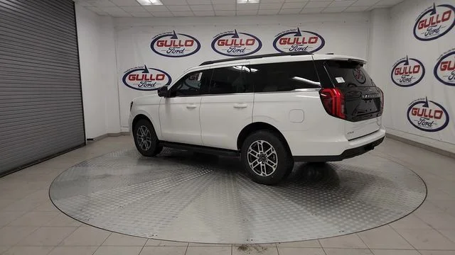 New 2026 Star White Metallic Tri-Coat Ford Active image 9