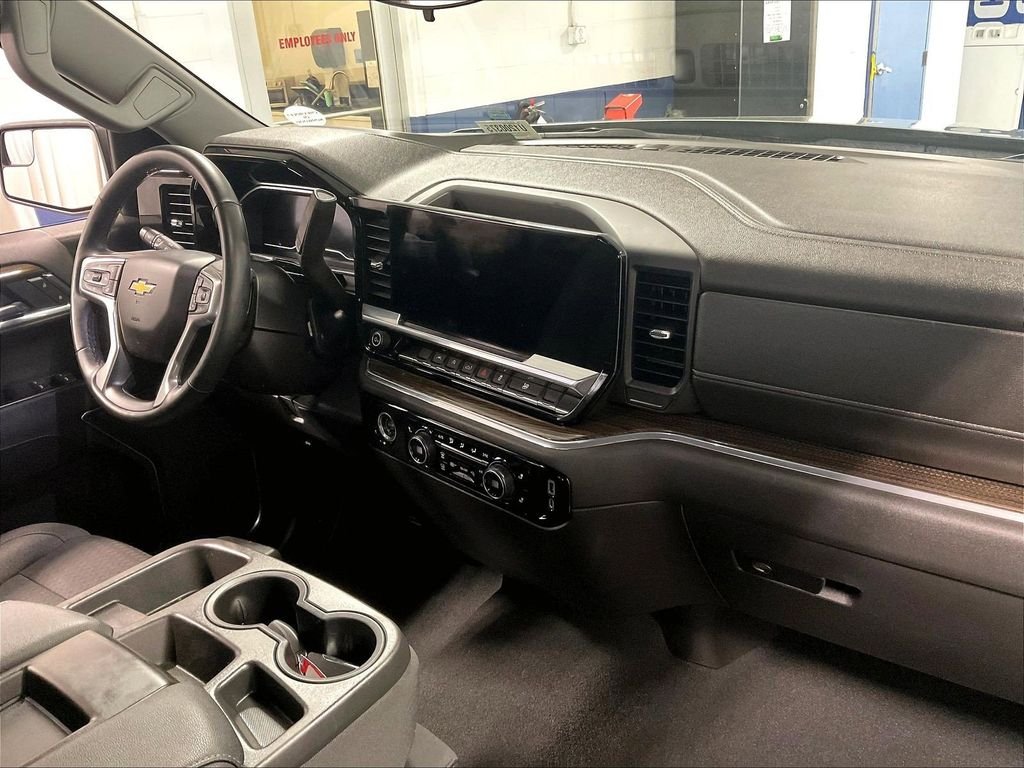Used 2023 Gray Chevrolet LT image 14