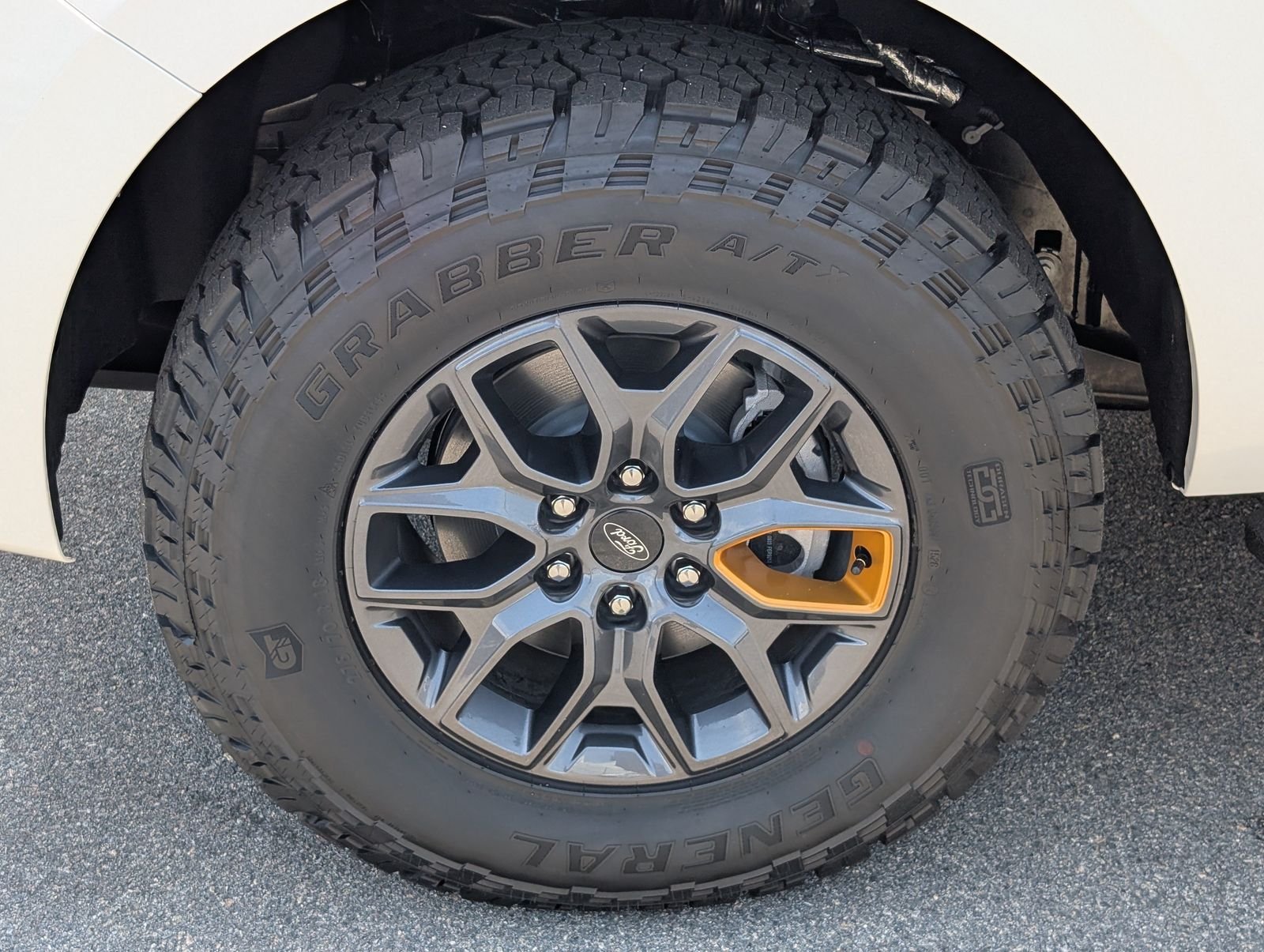 New 2026 Star White Metallic Tri-Coat Ford Tremor image 13