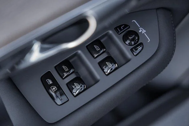 2026 Volvo XC90 Plus - Photo 37