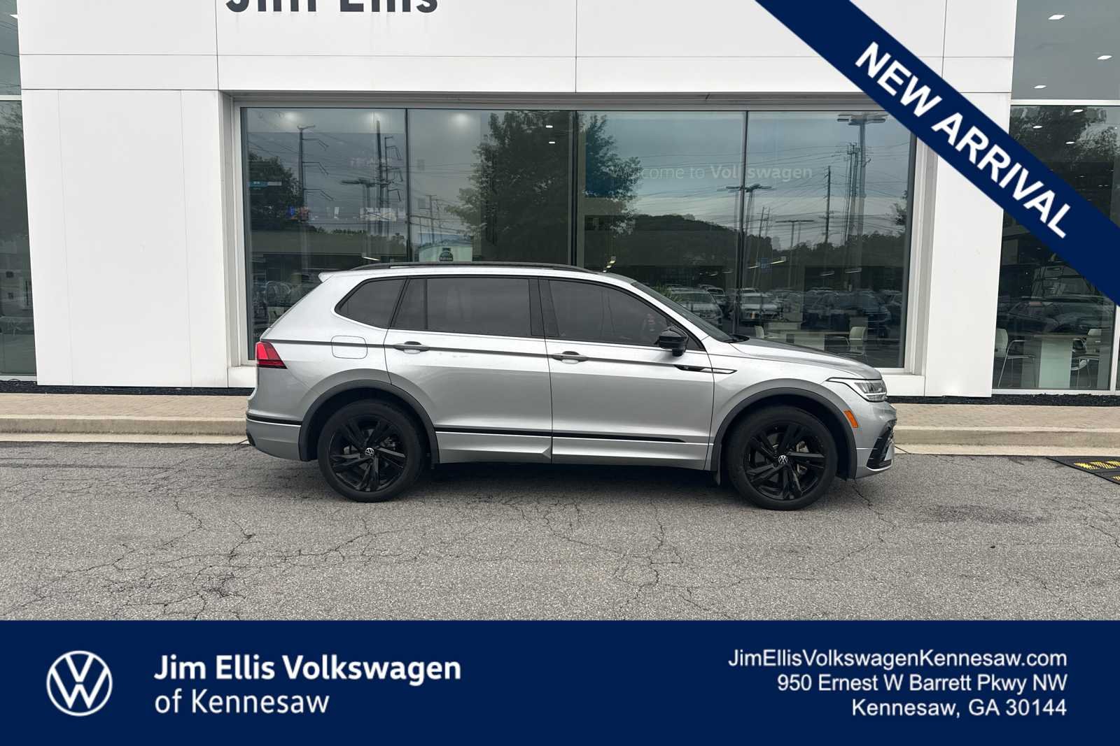 2023 Volkswagen Tiguan SE R-LINE BLACK