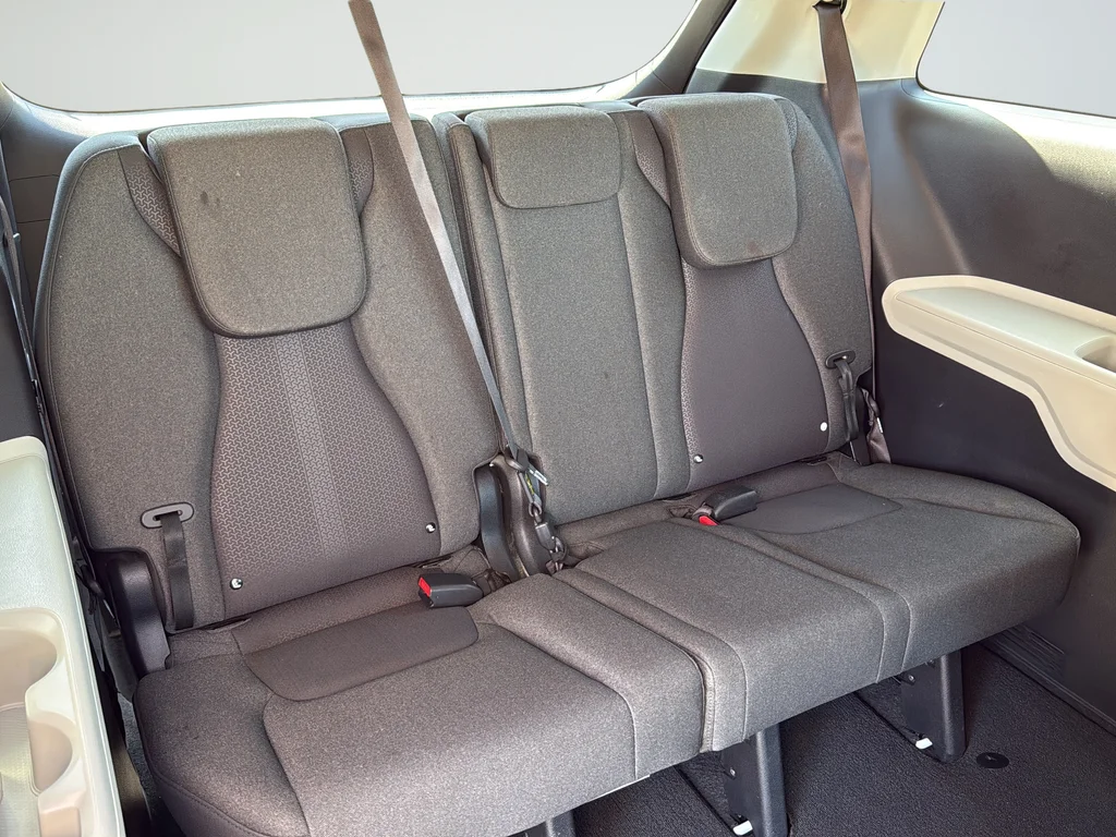 Used 2024 White Kia LX image 31