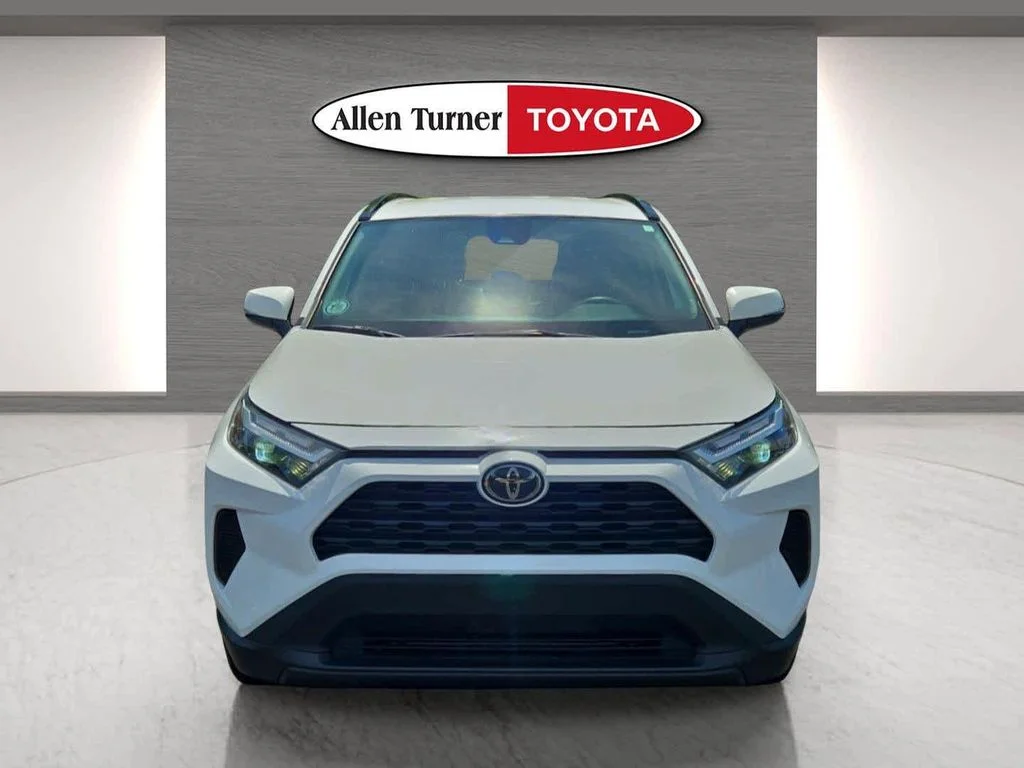 Used 2024 White Toyota XLE image 4