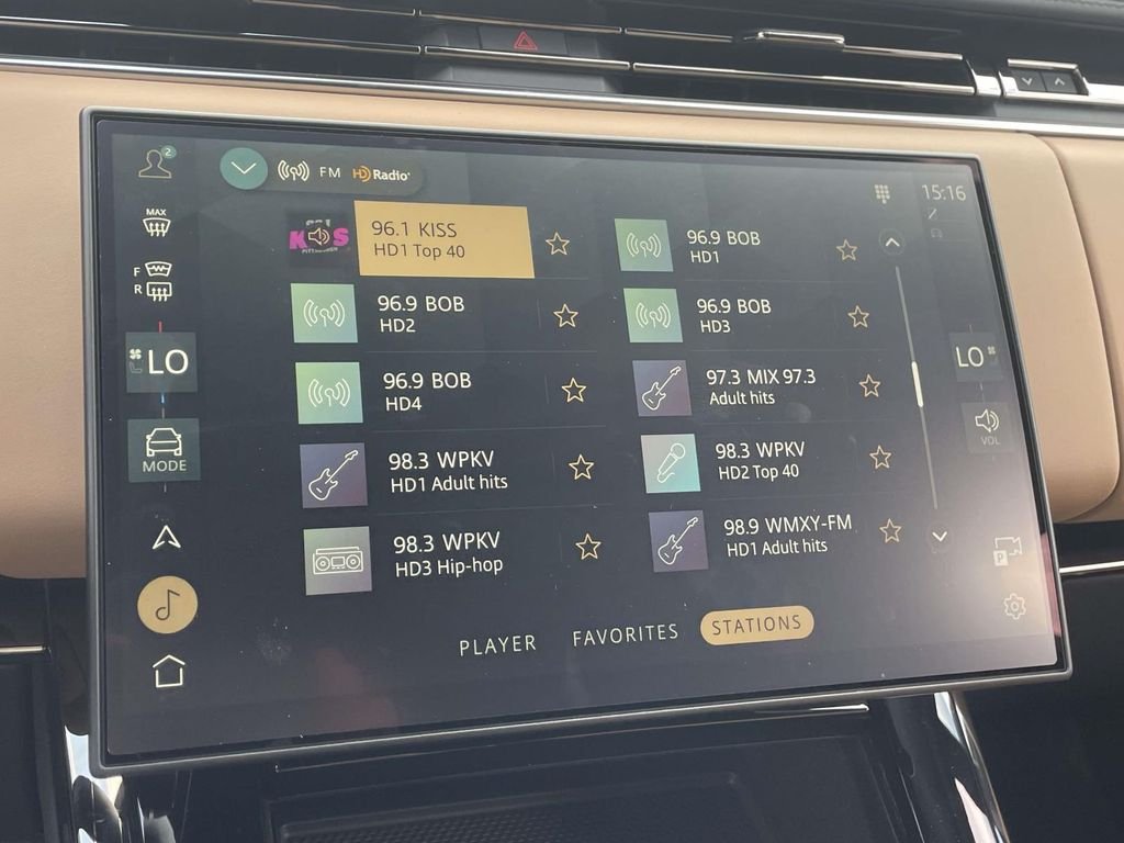 New 2026 Santorini Black Land Rover Dynamic SE image 27