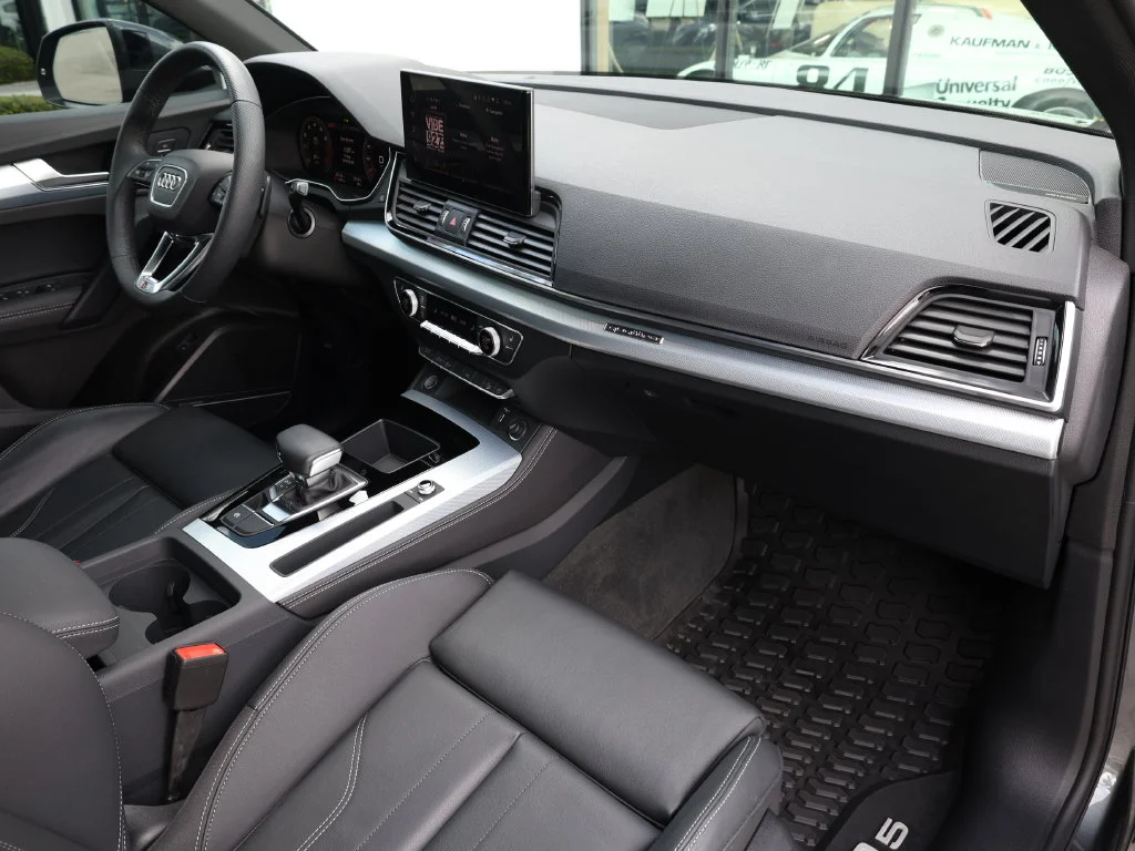 Used 2024  Audi 45 S line Premium Plus image 22