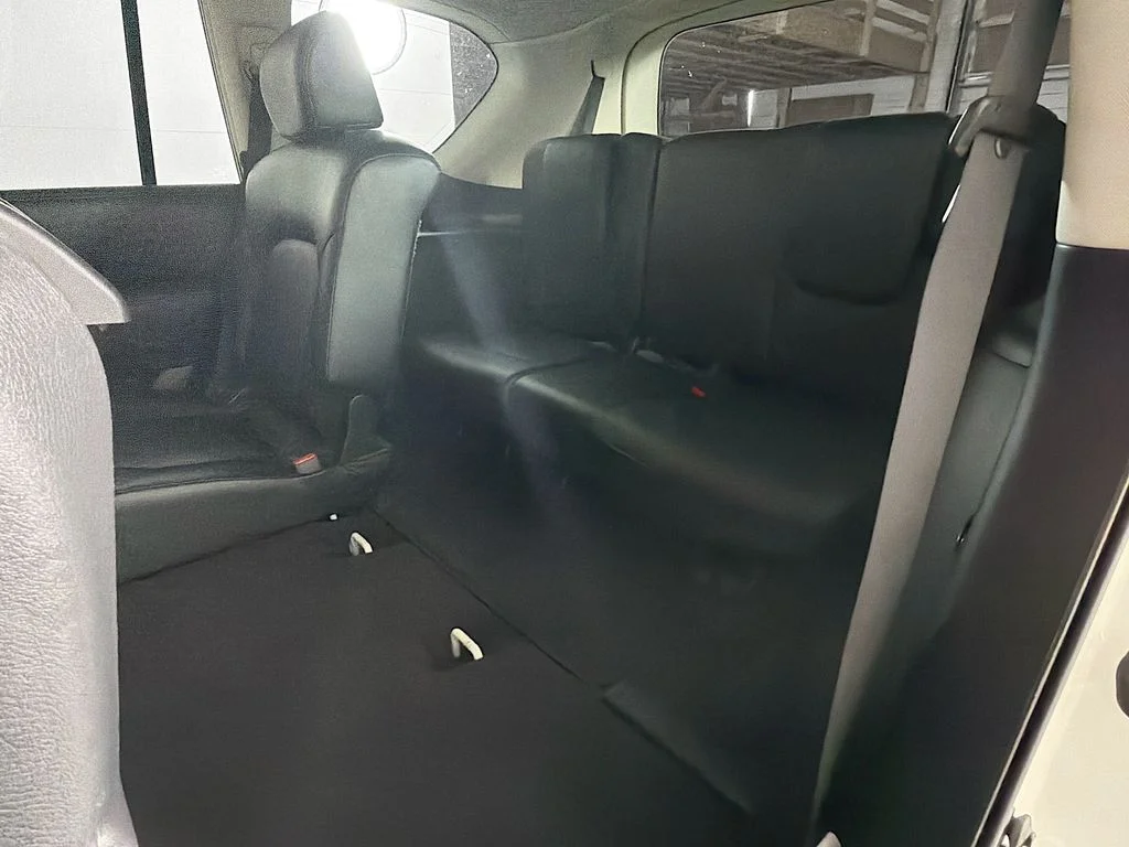 Used 2018 White Nissan SL image 25