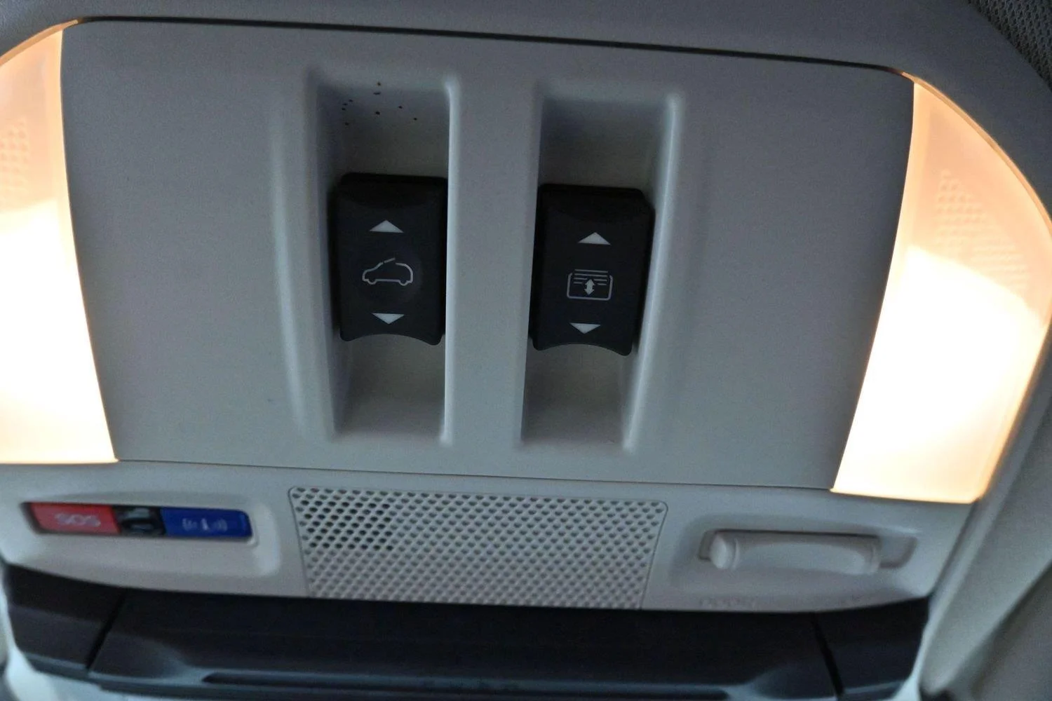 Used 2024 Ice Silver Metallic Subaru Limited image 29