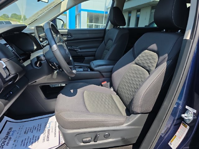 Used 2024 Blue Nissan SV image 12