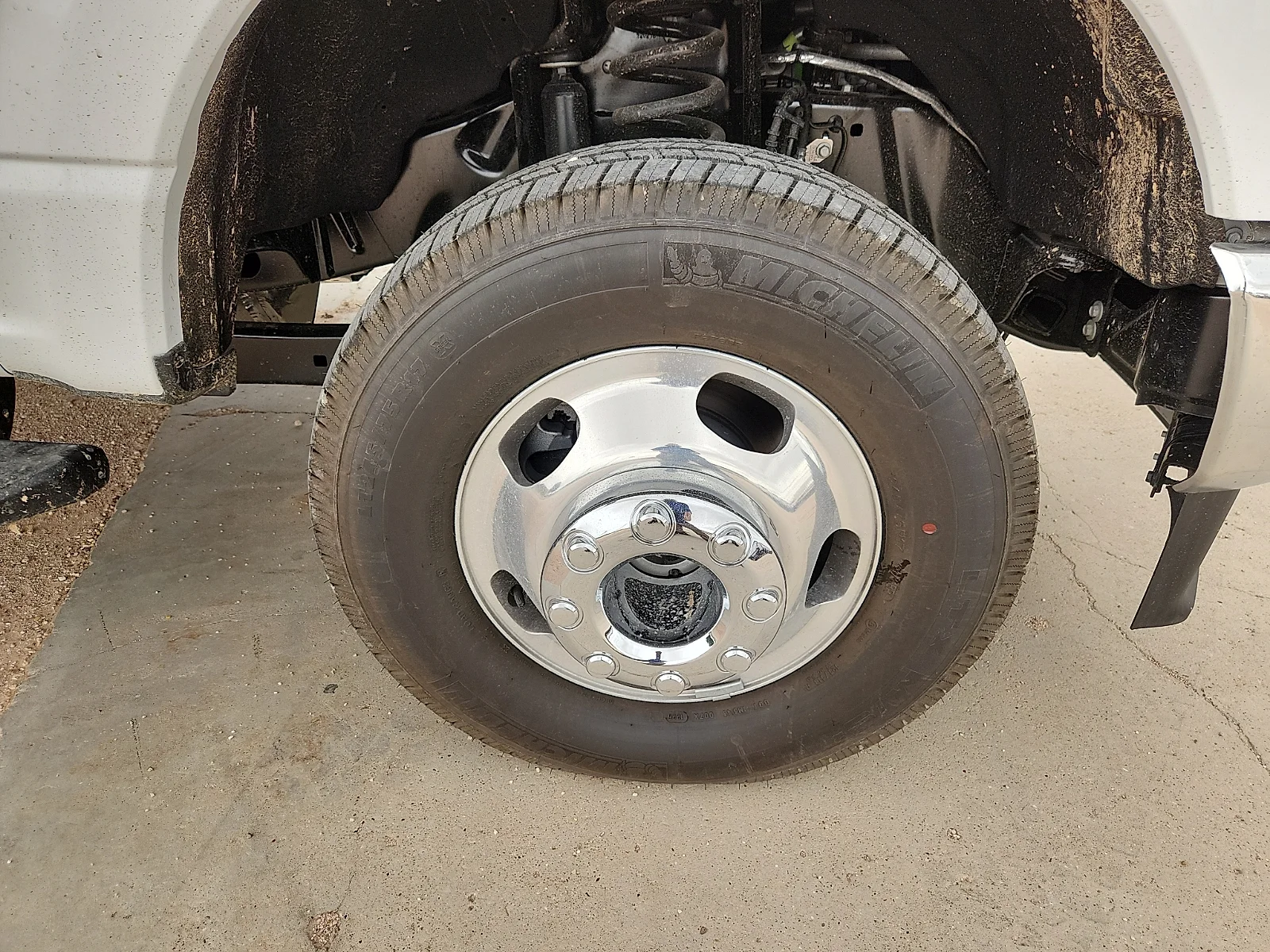 New 2026 Oxford White Ford F-350® XL image 9