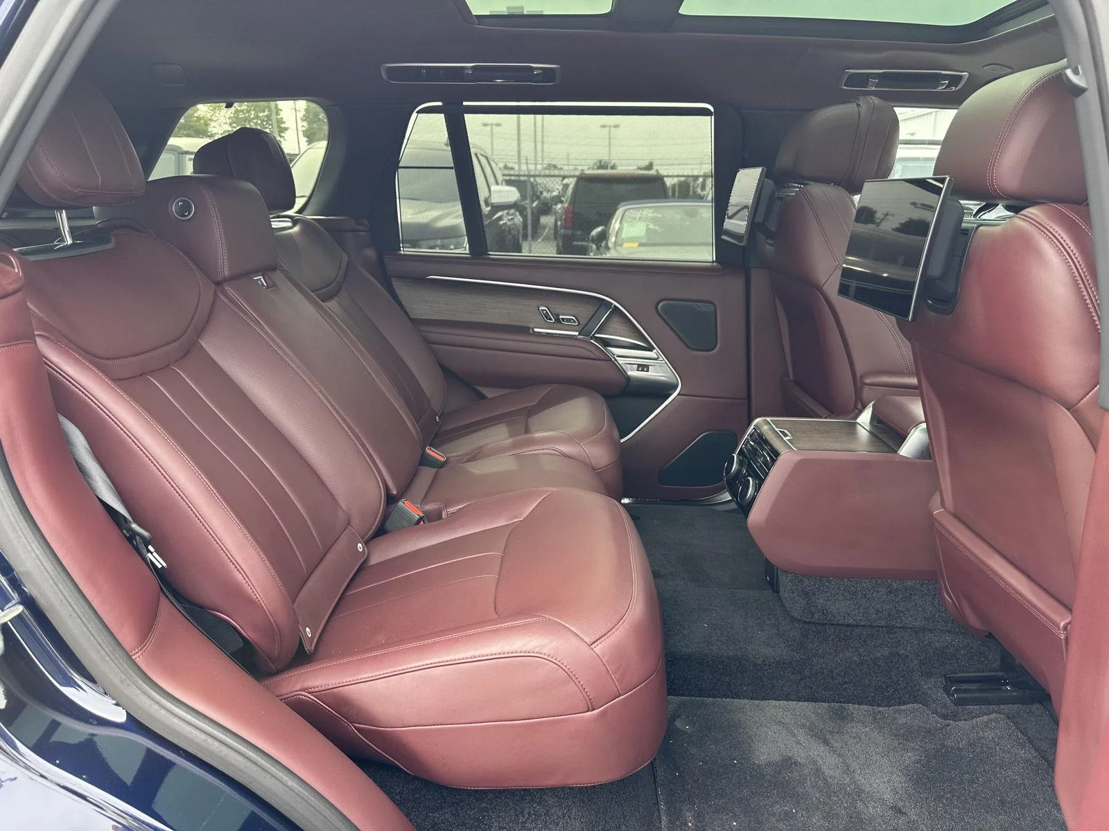 Used 2023 Portofino Blue Metallic Land Rover Autobiography image 19