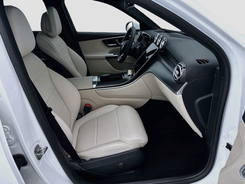 New 2027 Polar White Mercedes-Benz GLC 300 image 19
