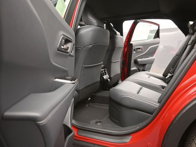 2025 Toyota Crown Platinum - Photo 12