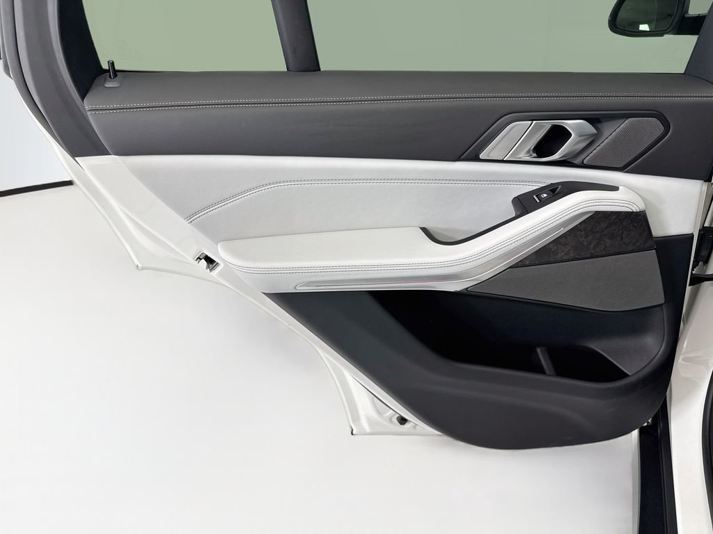 2026 BMW X5 50e - Photo 25