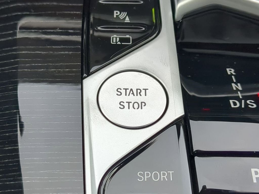 2026 BMW X5 50e - Photo 29