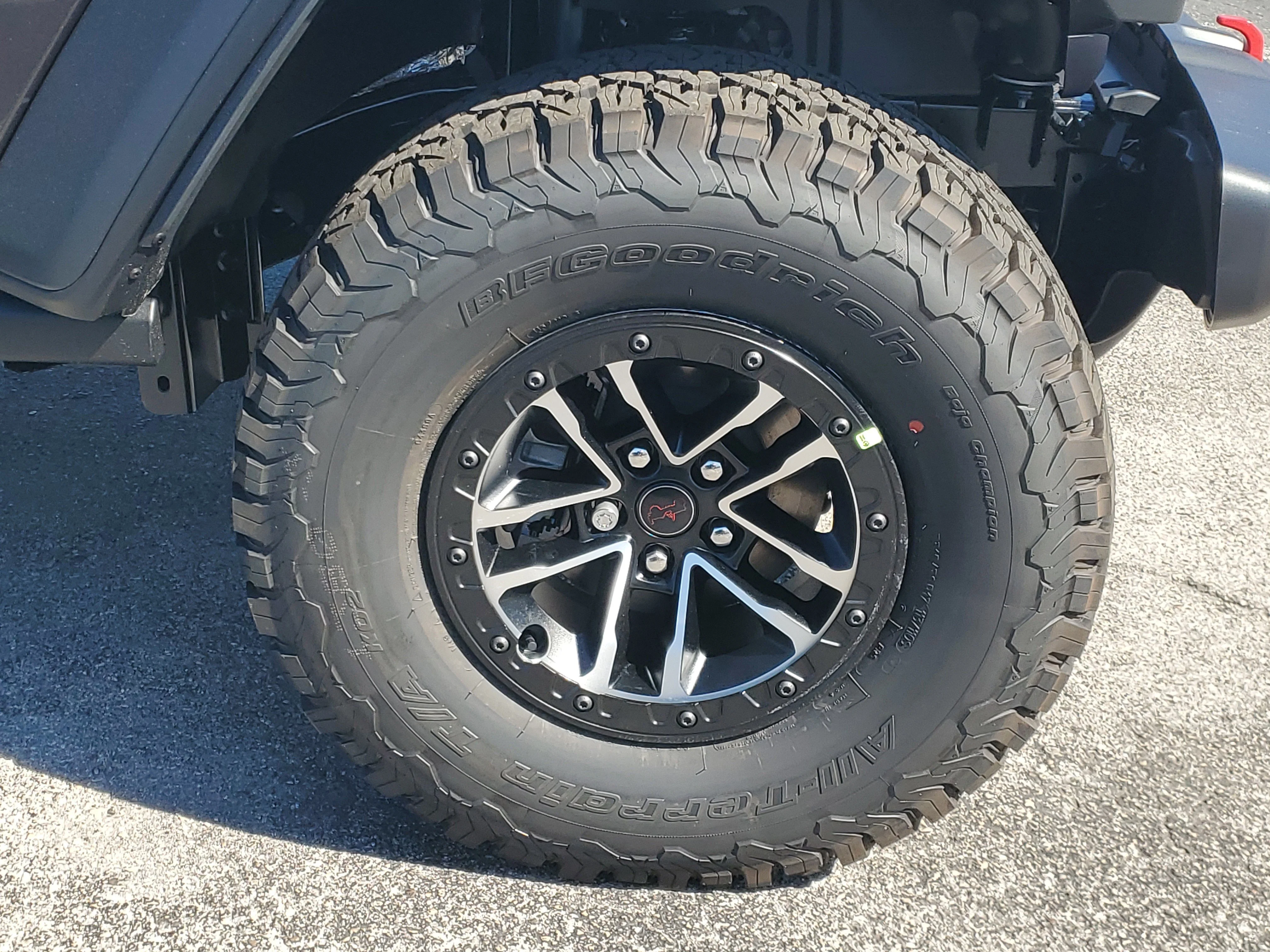 New 2026 Granite Crystal Metallic Clearcoat Jeep Rubicon image 5