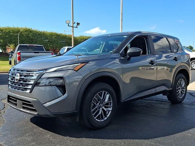 Used 2024 Gray Nissan S image 3