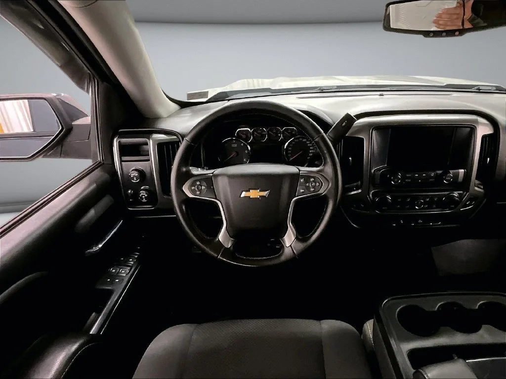 Used 2018 Gray Chevrolet LT image 9