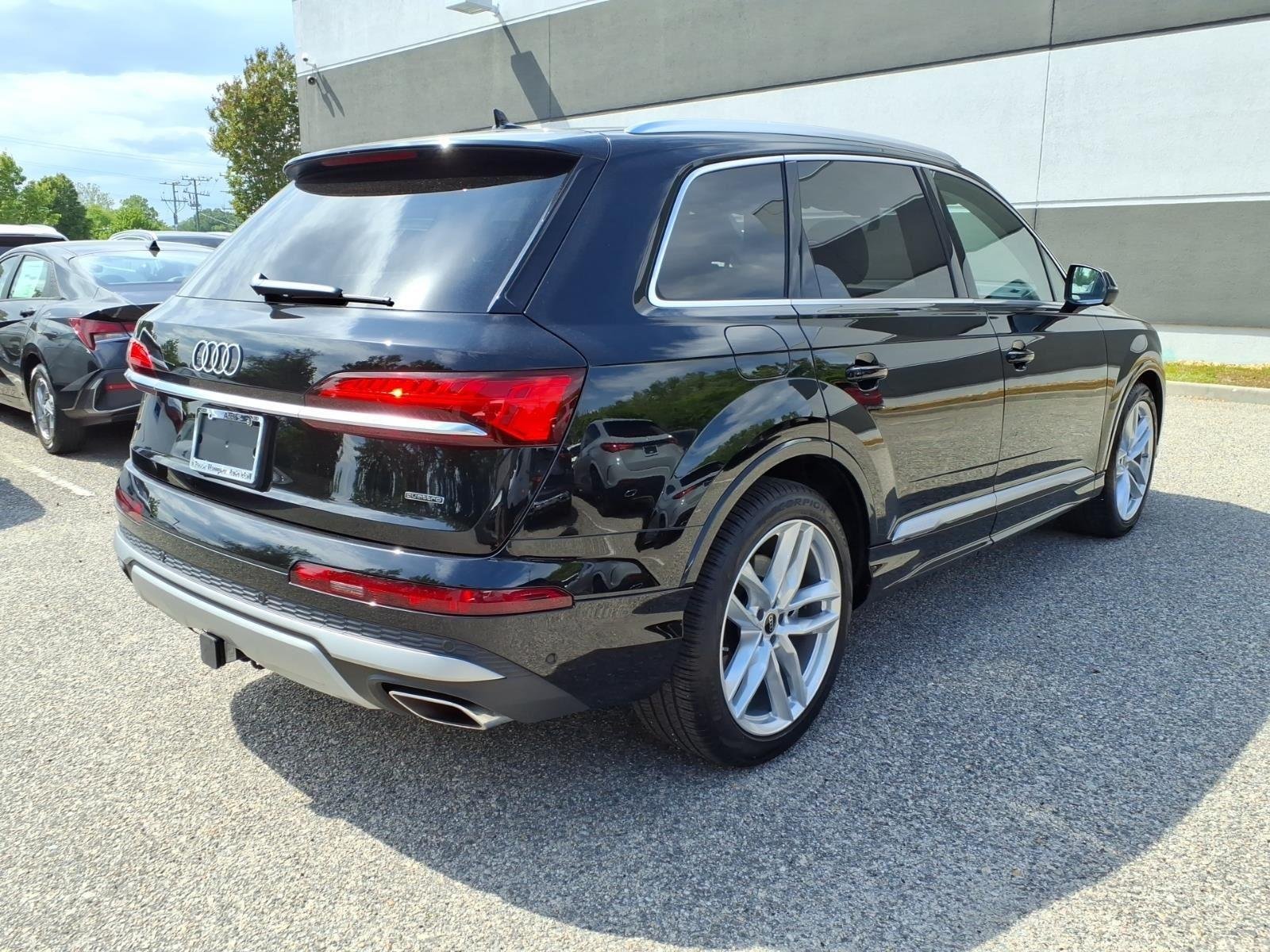 Used 2025 Daytona Gray Pearl Effect Audi S line Premium Plus image 6