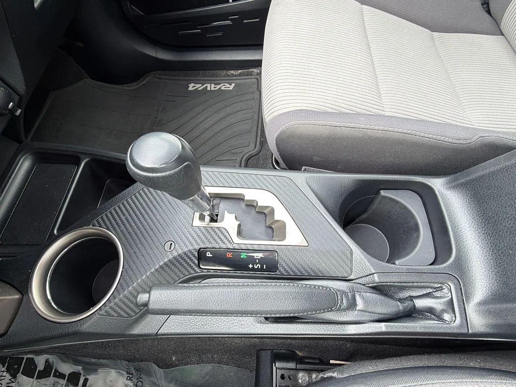 Used 2015 Red Toyota XLE image 25