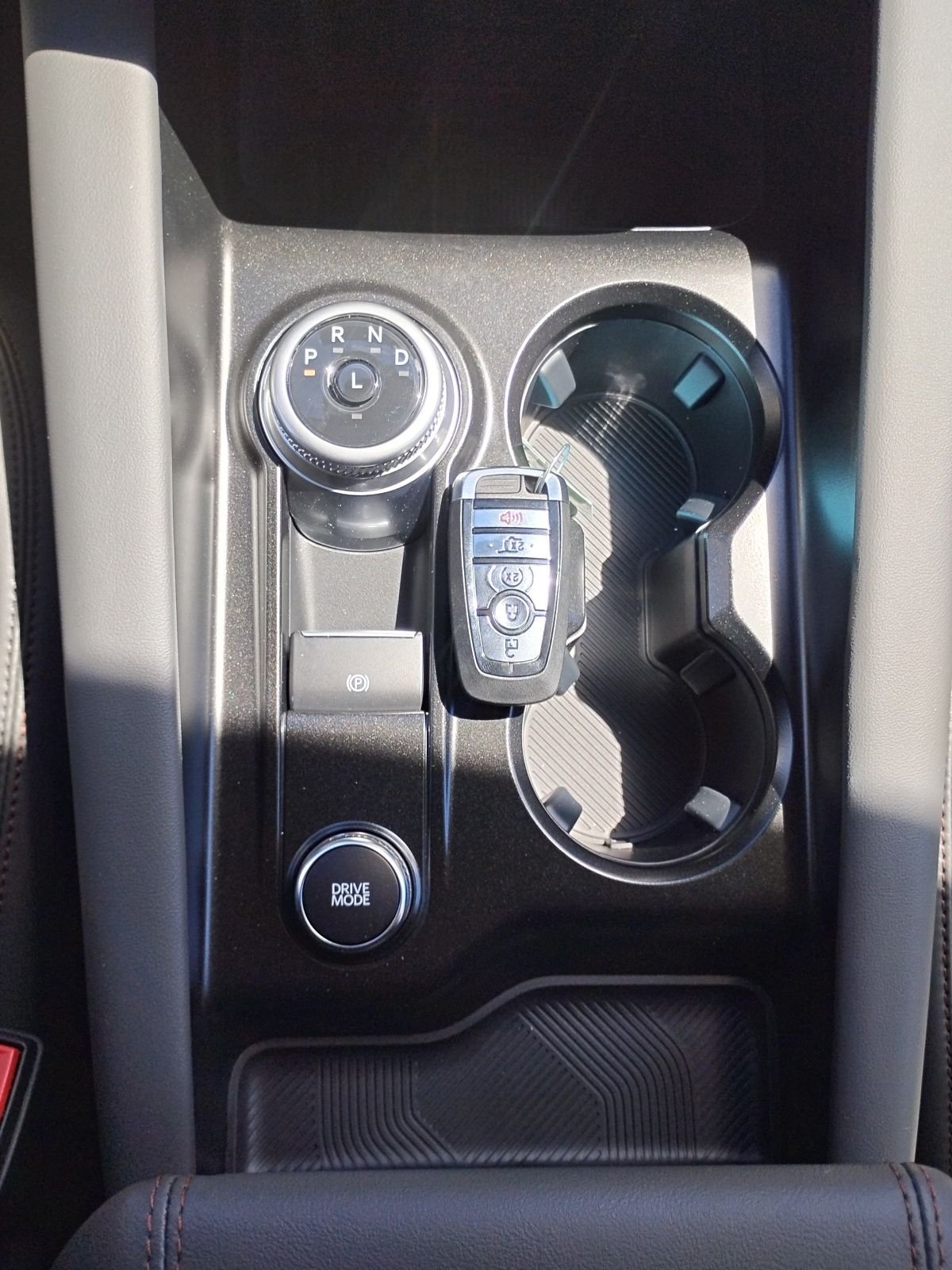 New 2026 Space White Metallic Ford Active image 29