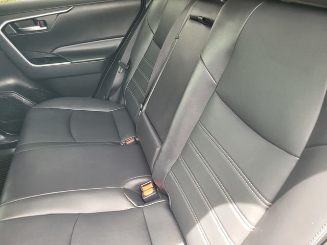 Used 2022 Silver Toyota XLE Premium image 15