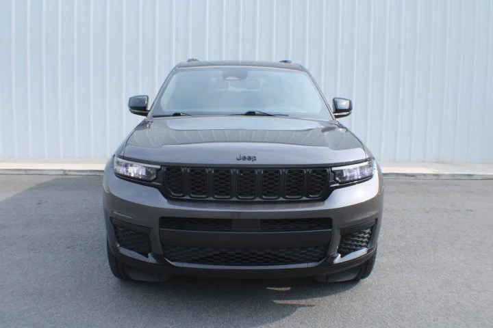 Used 2024 Gray Jeep Altitude X 4x4 image 18