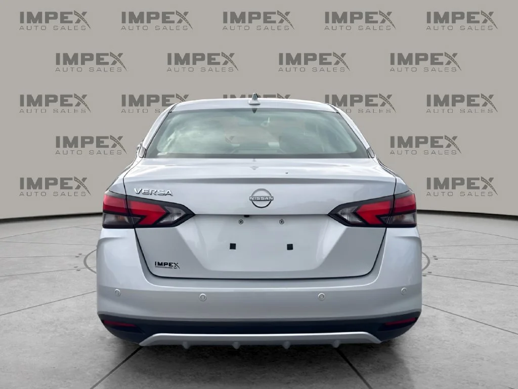 Used 2025 Silver Nissan 1.6 SV image 4