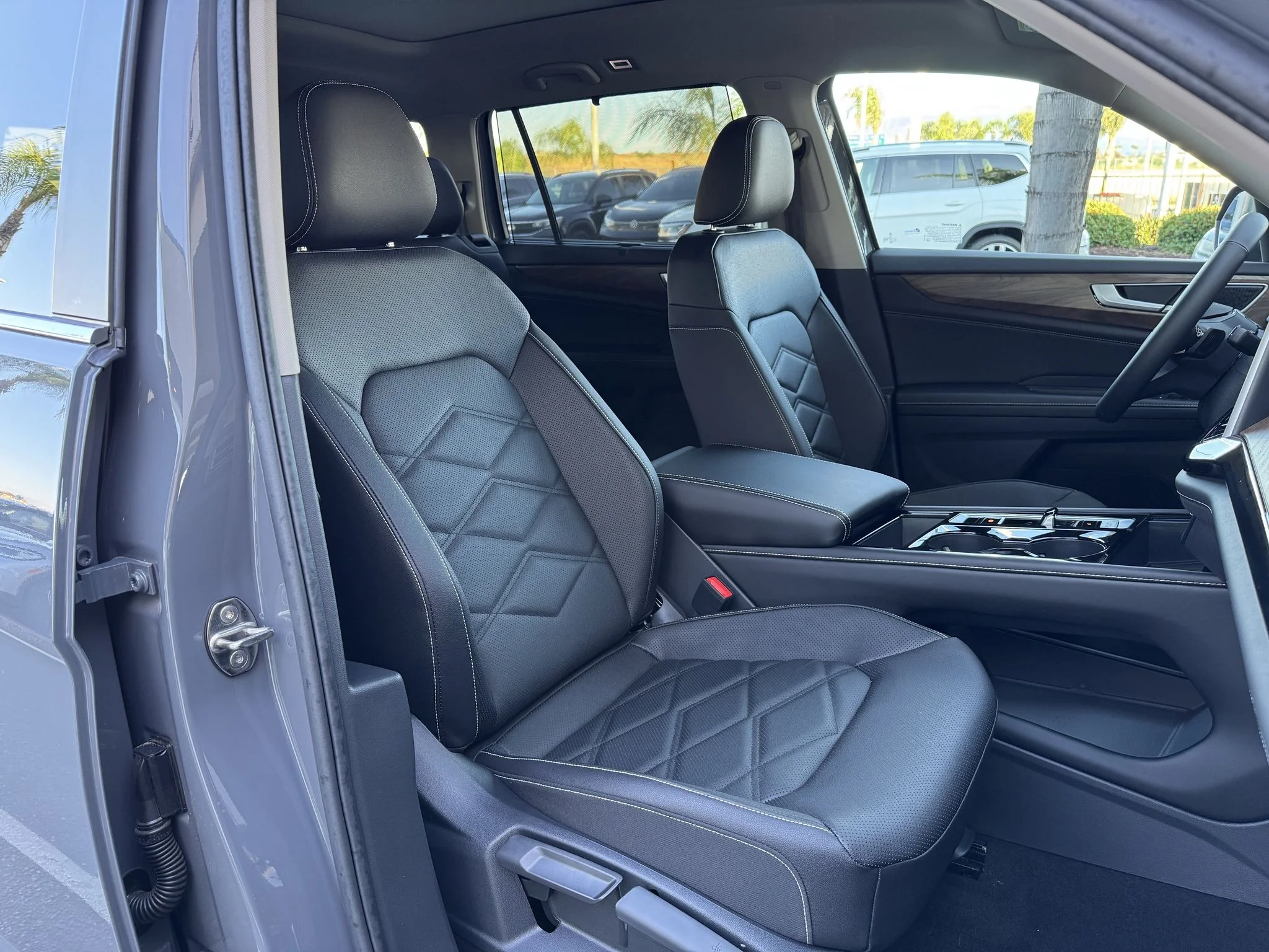 New 2026 Pure Gray Volkswagen 2.0T SE w/Technology image 33