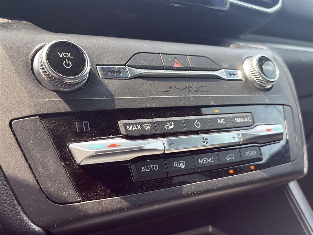 Used 2020 Iconic Silver Ford XLT image 19