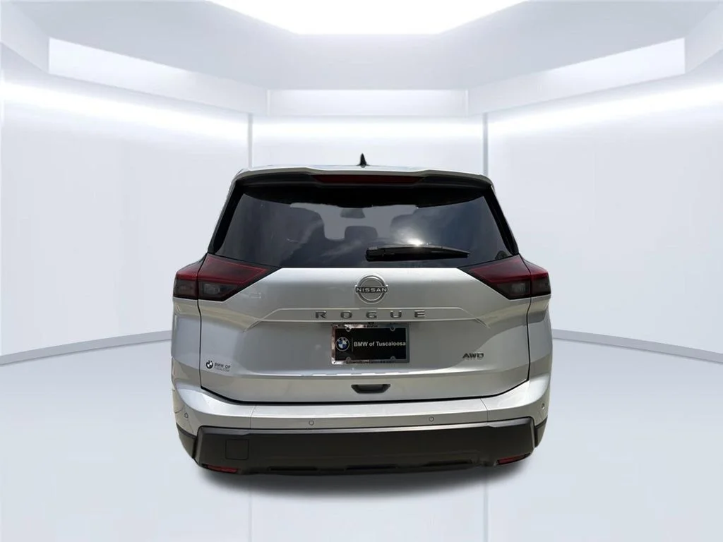 Used 2024 Silver Nissan S image 6